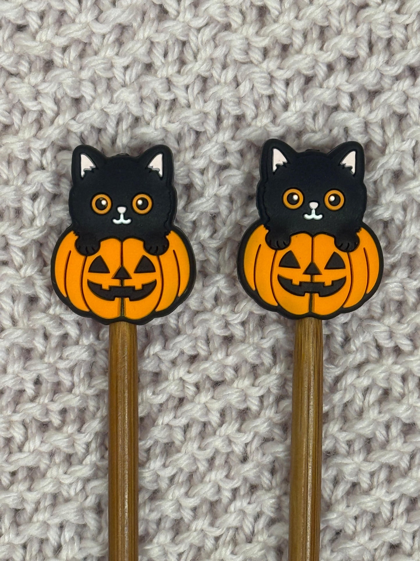 Mountaintop Yarn Black Cat with Pumpkin - Point Protectors Point Protectors