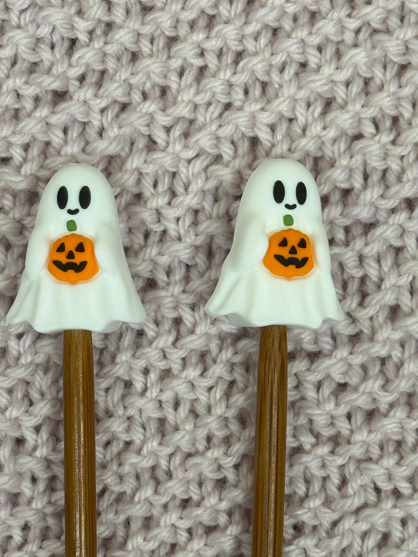 Mountaintop Yarn Ghost with Pumpkin - Point Protectors Point Protectors
