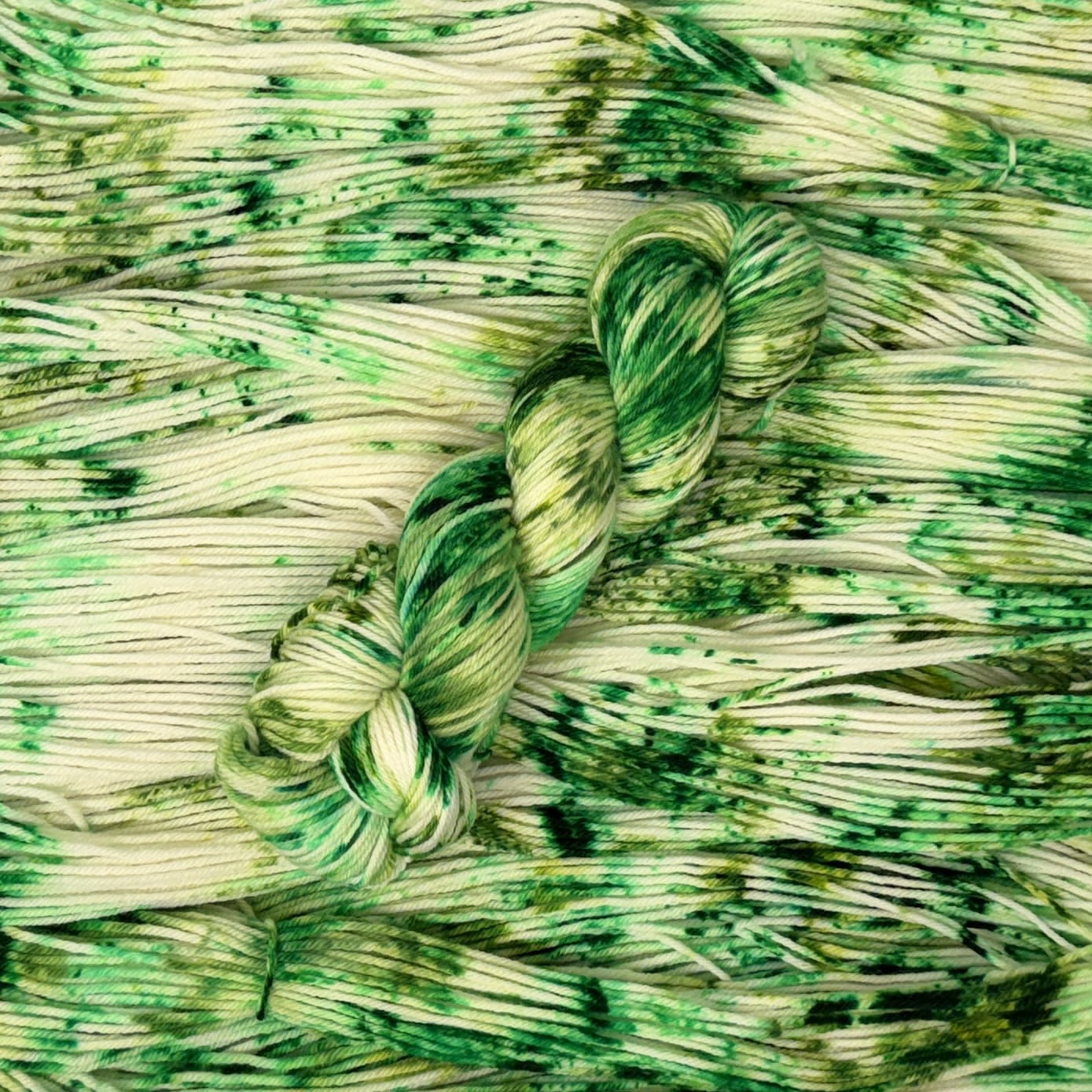 Mountaintop Yarn Marshmallow Worsted Select Lime & Coconut Yarn