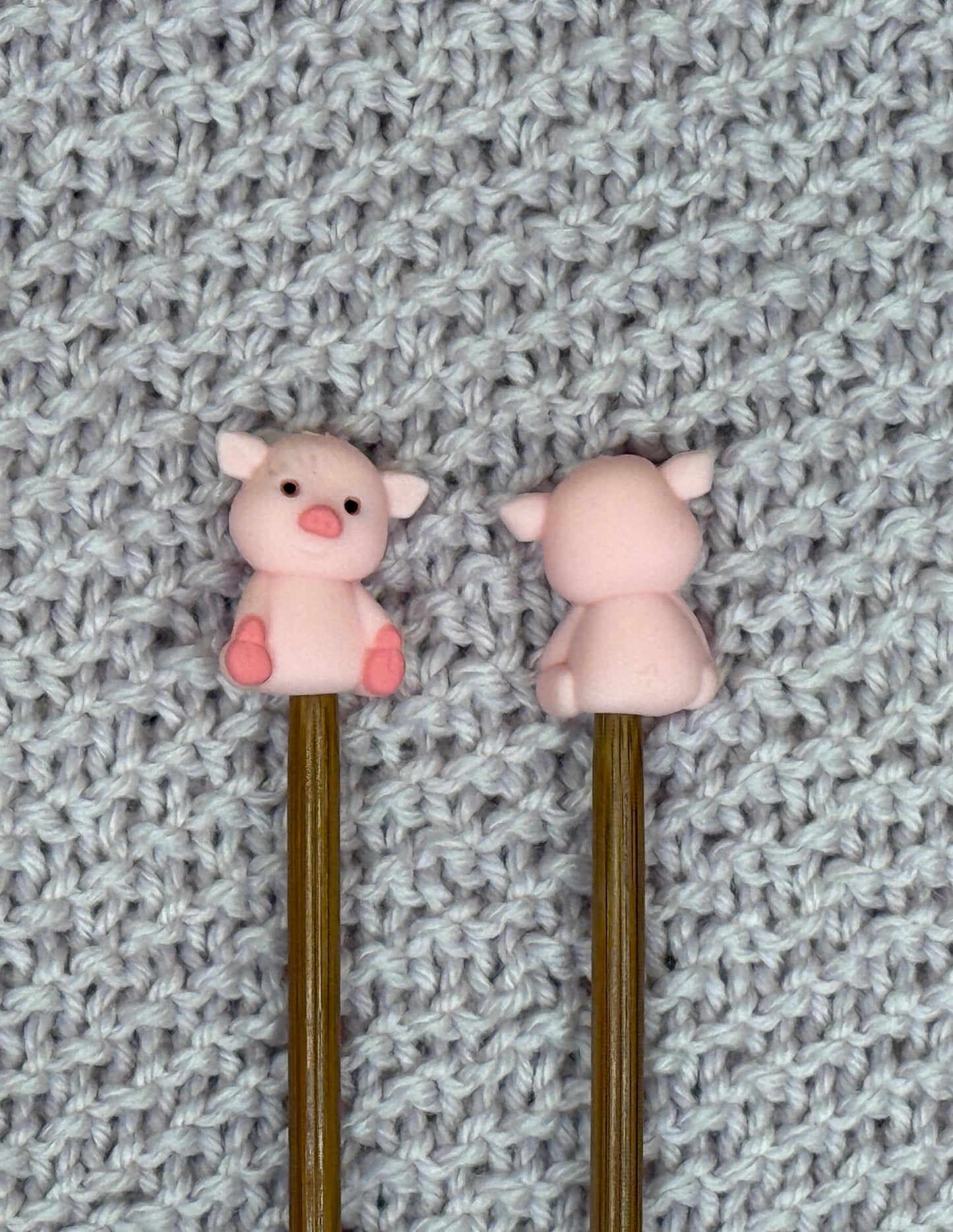 Mountaintop Yarn Sitting Pig - Point Protectors Point Protectors