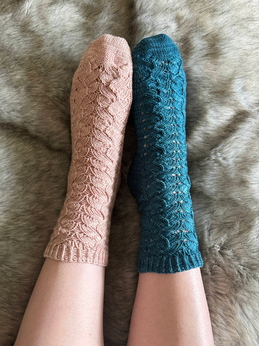 Mountaintop Yarn Willowvine Knit Socks - Digital Pattern Needlecraft Patterns