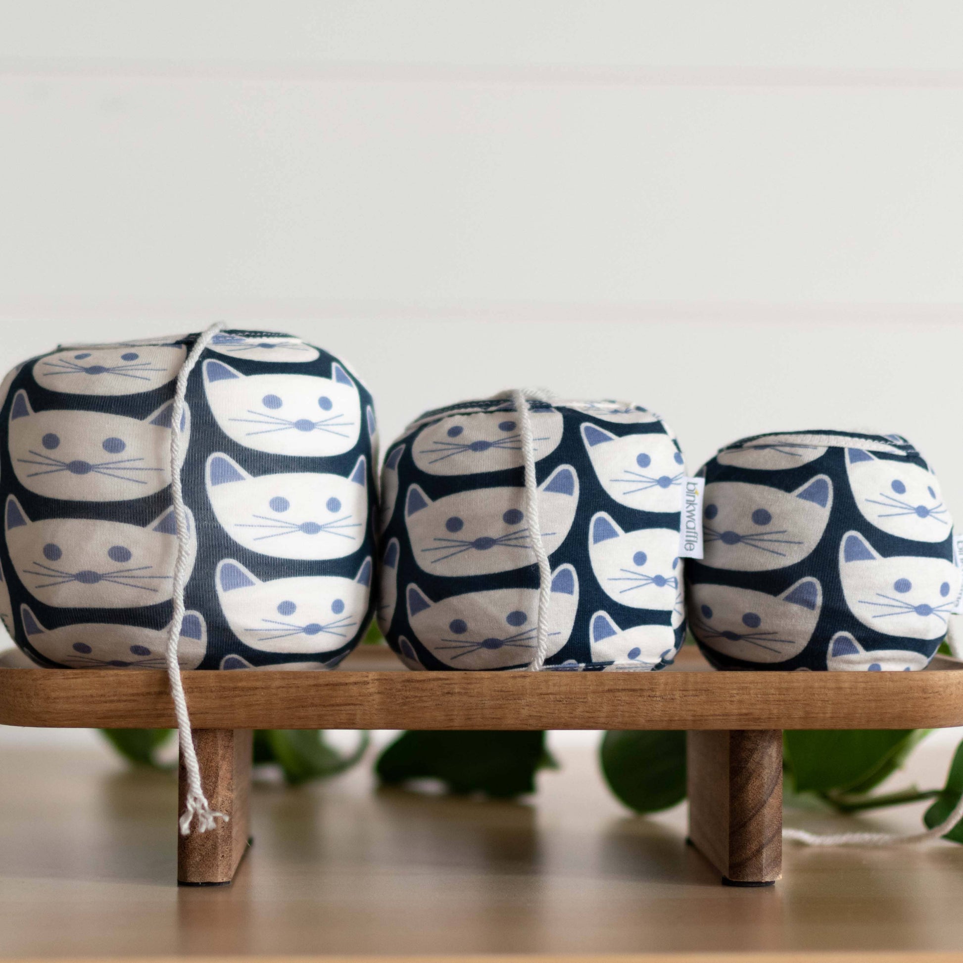 binkwaffle Kitty Yarn Cozy Bags