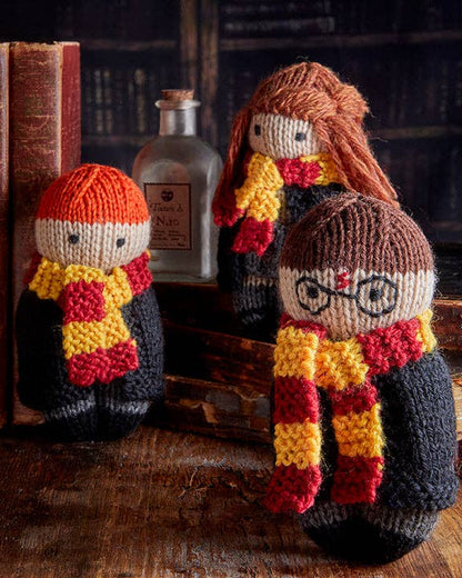 Insight Editions - #1 Pop Culture Publisher Harry Potter: Knitting Magic: More Patterns From Hogwarts and Beyond