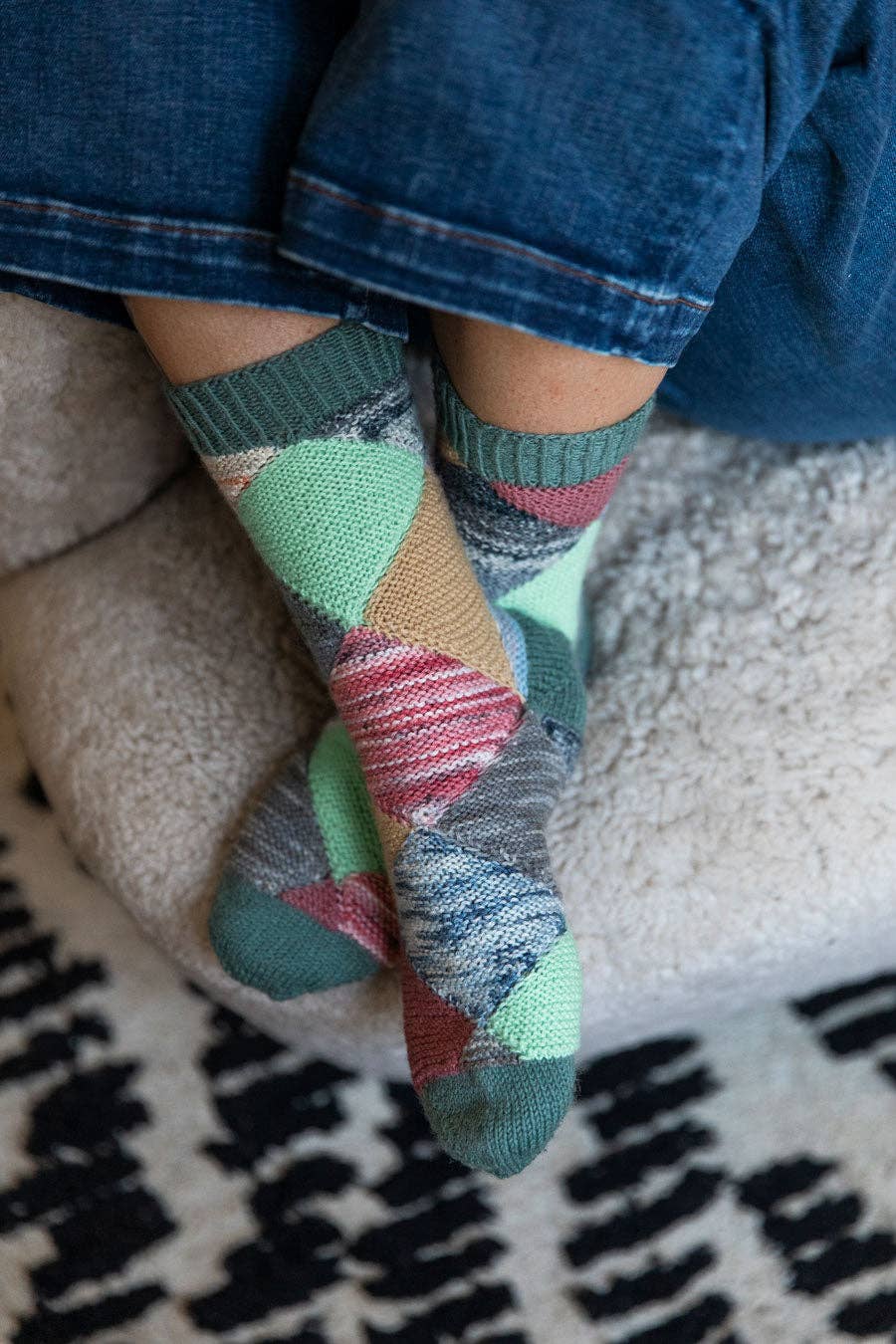 Laine Publishing 52 Weeks of Scrap Yarn: Projects for Crafters Book