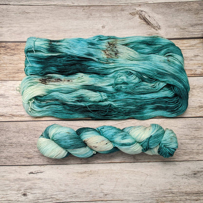 Lauritzen Dyed Fibers Sol - Fingering - 75/25 Superwash Merino & Nylon Hand Dyed Yarn in Colorway: Aspire Yarn