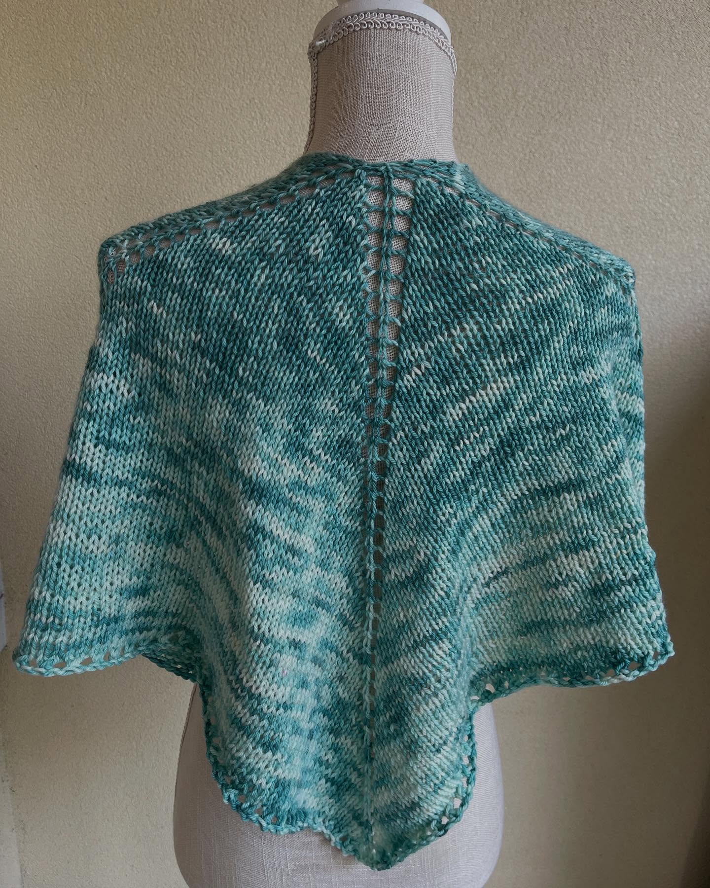 Mountaintop Yarn Basic Square Shawl - Digital Pattern Needlecraft Patterns