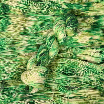 Mountaintop Yarn Soleil Fingering Lime & Coconut Yarn