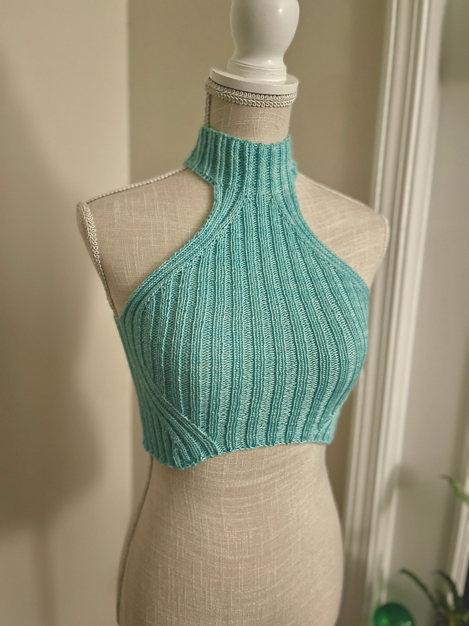 Mountaintop Yarn XS Ice Queen Halter Clothing