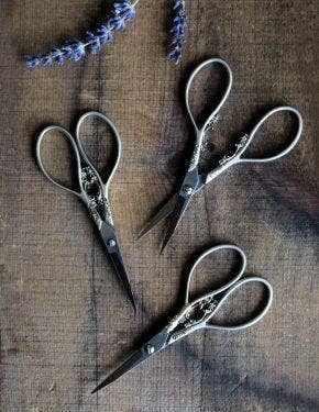 NNK Press Floral Teardrop Scissors Scissors