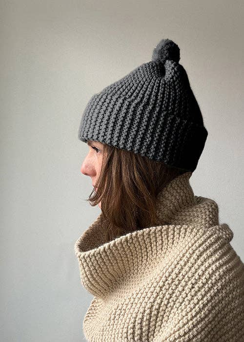 Project Weekend Classic Pom Beanie Knitting Kit in Medium Gray Yarn